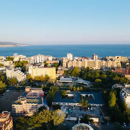 Sunny Hоuse 104 One Bedroom Apartman Napospart