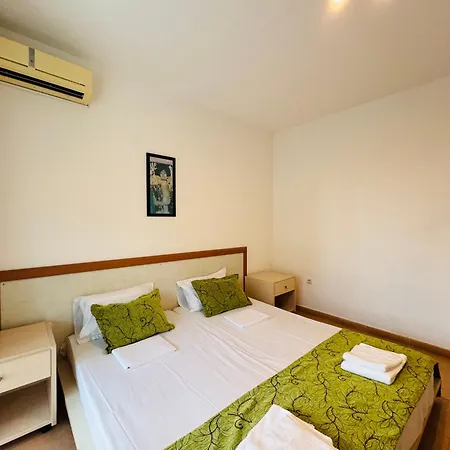 Sunny Hоuse 104 One Bedroom Apartman Napospart