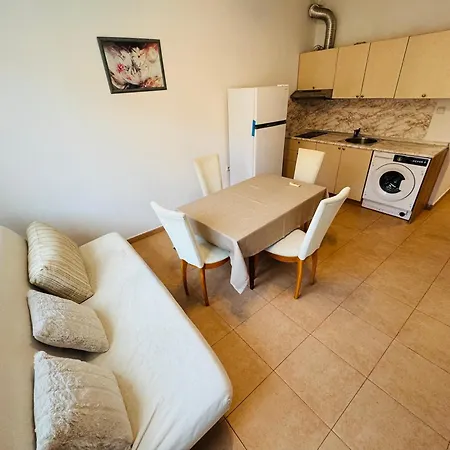アパート Sunny Hоuse 104 One Bedroom *