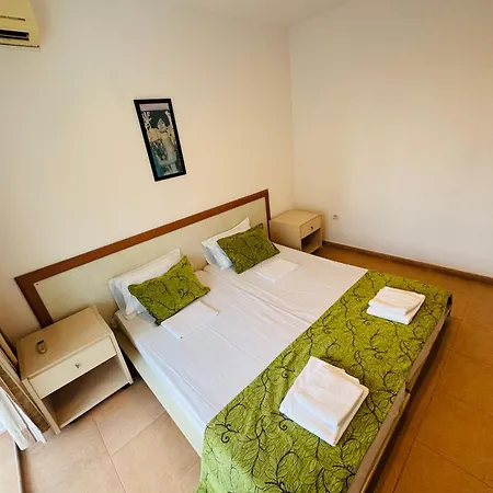 Sunny Hоuse 104 One Bedroom Apartman *