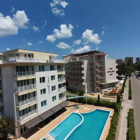 Sunny Hоuse 104 One Bedroom Apartman Napospart