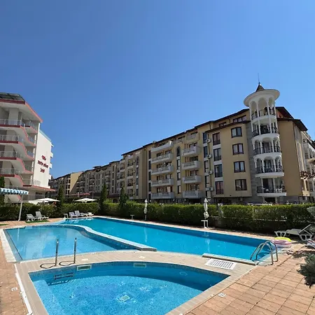 Sunny Hоuse 104 One Bedroom Apartman Napospart
