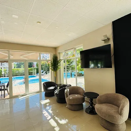Sunny Hоuse 104 One Bedroom * サニービーチ